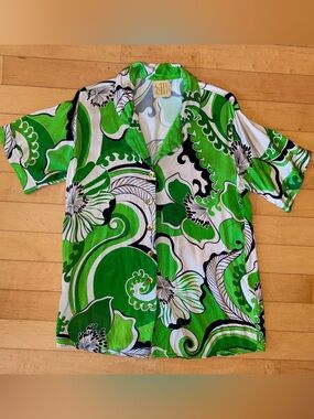 Cin Cin Green Oversized Satin Green Floral Short-Sleeve Button-Up Shirt